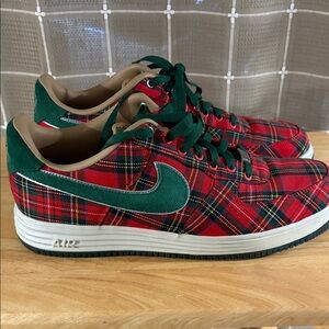 Nike Men’s lunar force 1 Red Plaid Low-Top Sneakers with Green Swoosh